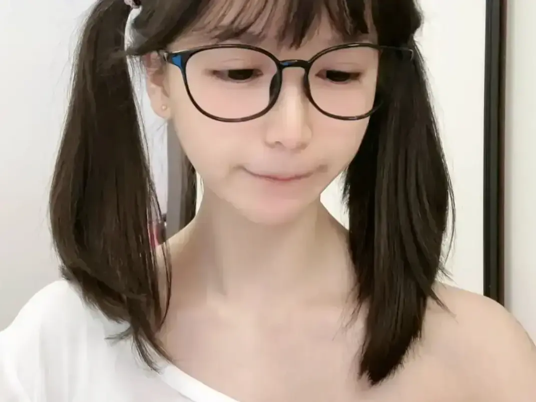 《萌小栖》天才交易员咯咯哒vlog原视频-全集免费观看无删减-完整版极速获取-纯净观影沉浸感拉满