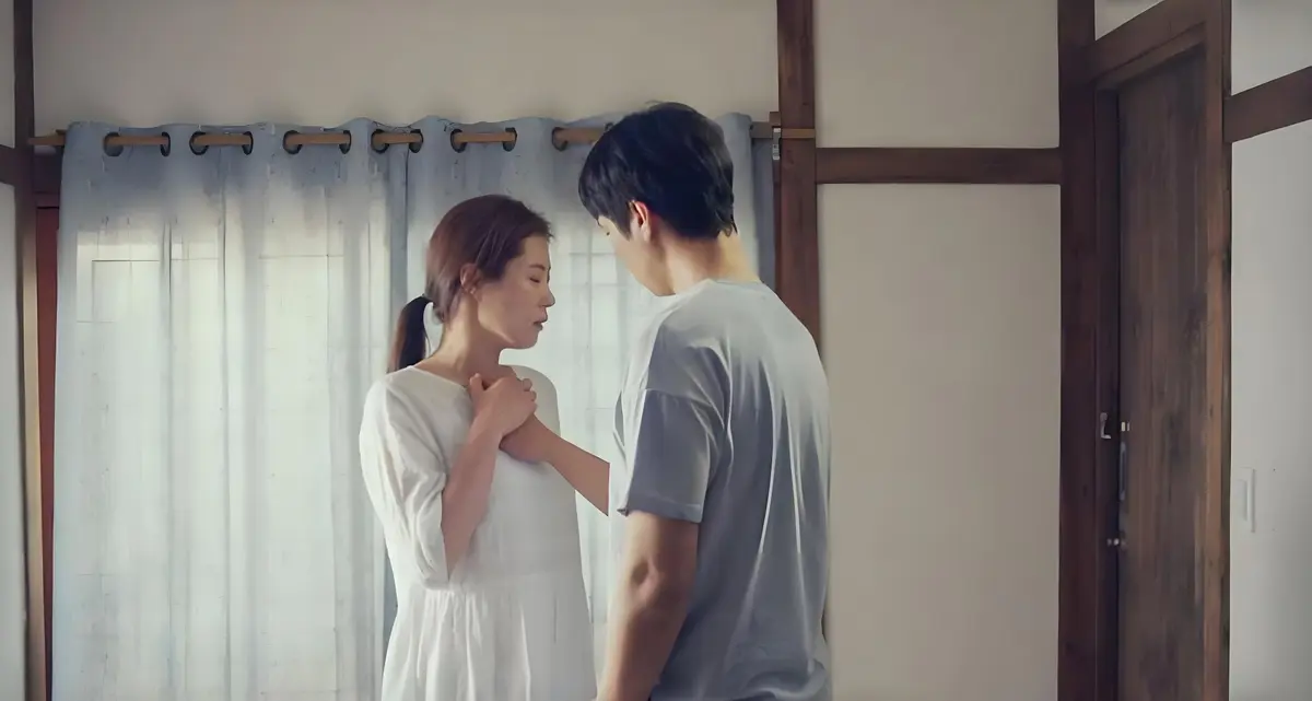 韩国经典《出轨》电影全集高清免费看-完整版未删减在线播放-出轨HD中字无广告-支持多平台流畅观看