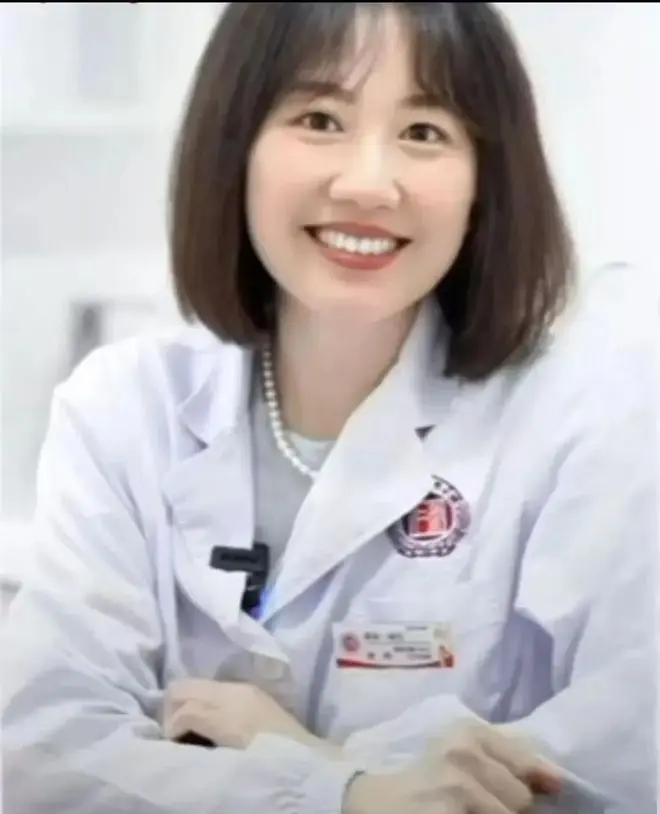 湖南医界惊天秘闻完整版视频-女医师17分钟揭露湖南人民医院内幕-名医曾琦祖雄兵事件始末-《女医师揭露湖南医界秘闻》高清