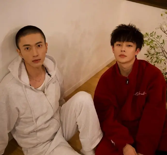 《这见鬼的工作》全季高清资源在线看-无删减版全集免费播放-《这见鬼的工作》HD画质流畅观看
