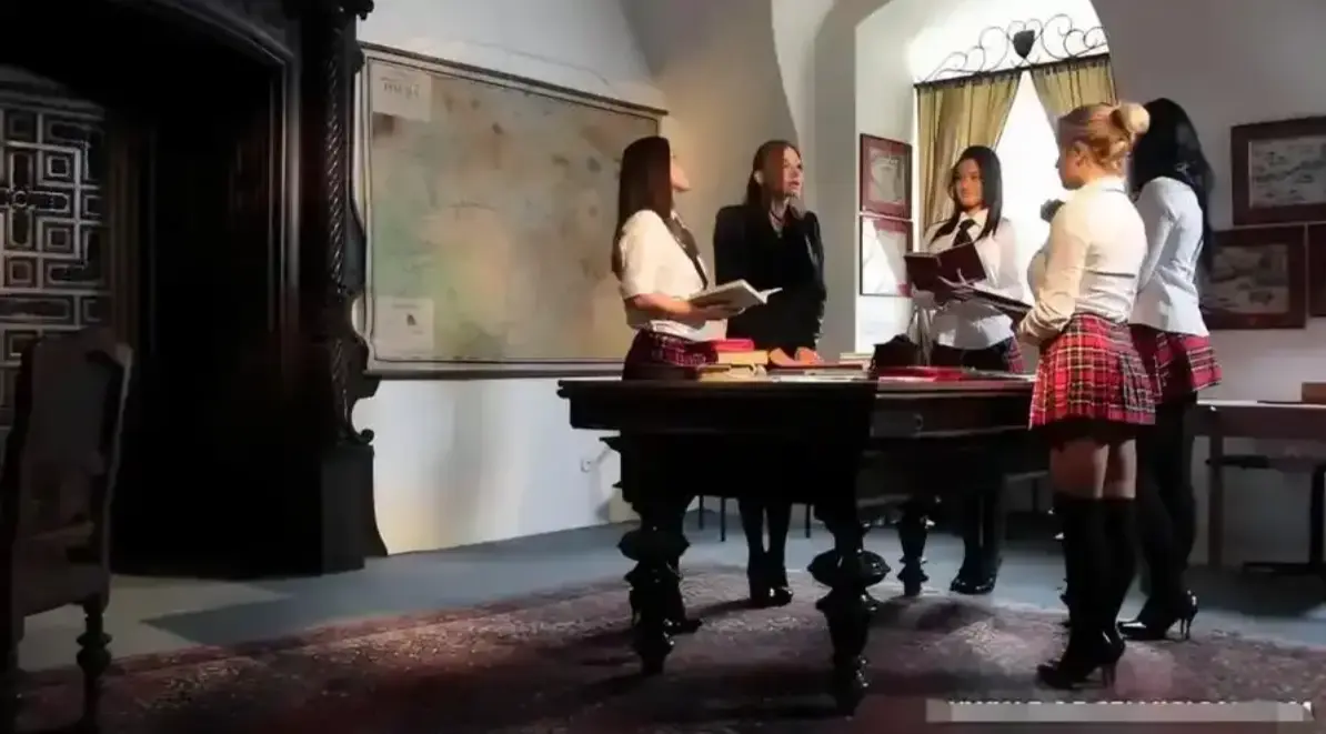 俄罗斯美女学院全季高清-校园恋爱喜剧无删减在线看-俄罗斯导演埃米尔·托里耶夫作品-1080P爱情剧免费观看