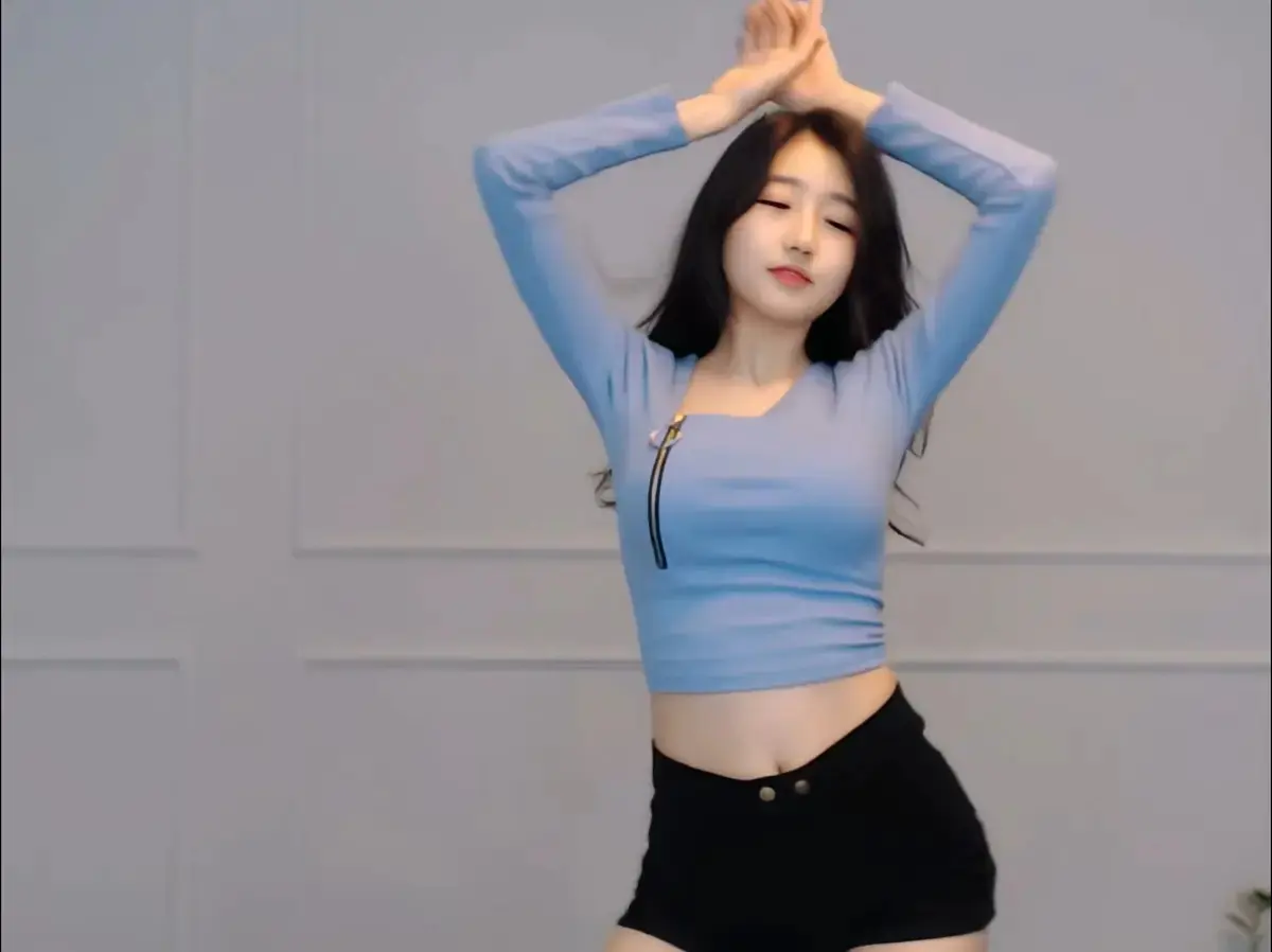 《onlyfans每日大赛徐雅剪辑》1080P高清画质免费看-onlyfans每日大赛徐雅终极剪辑合集-无广告在线流畅播放