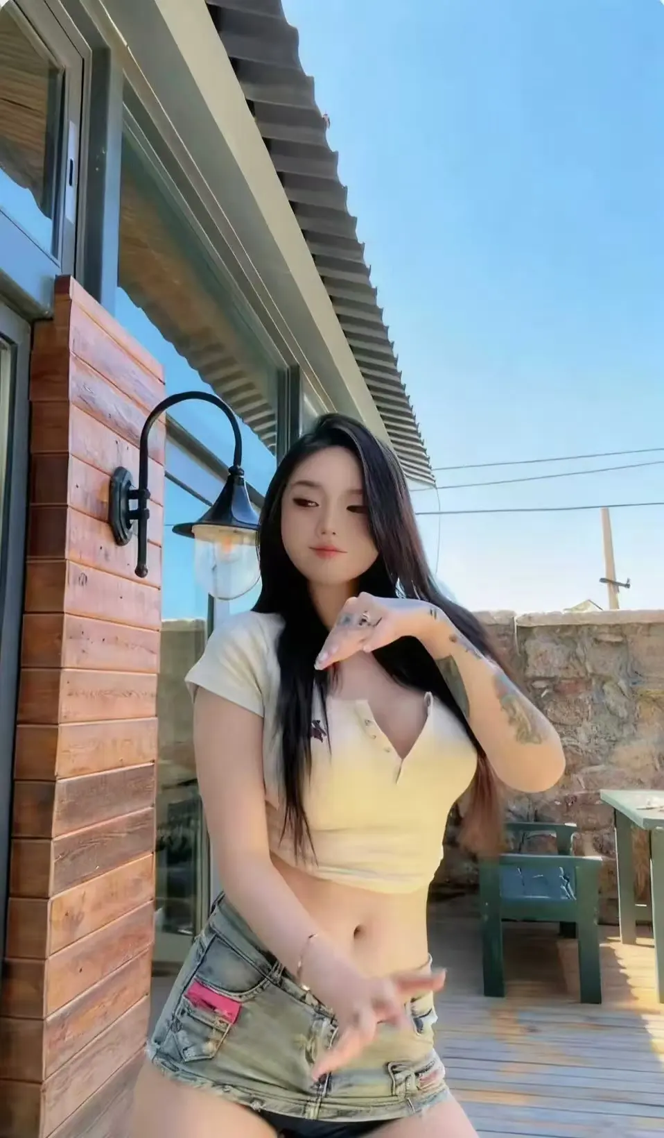《Meena 成美男》高清全集中文版未删减资源在线免费看-无广告网盘便捷备份存储-一次看遍成美男全集资源全面开放获取