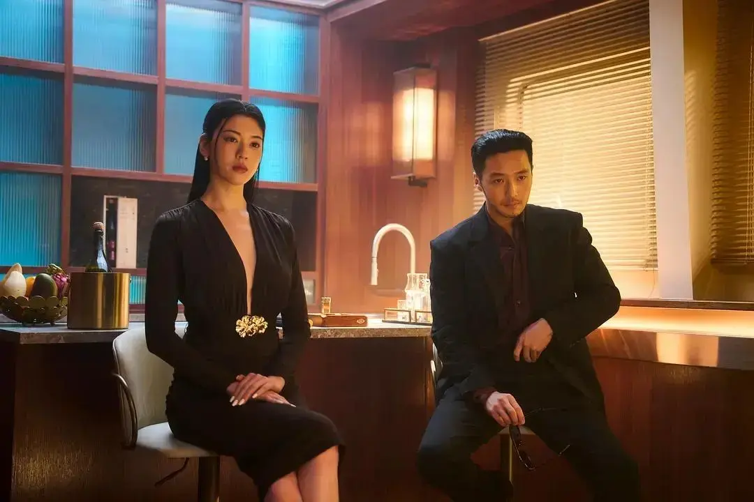 《老千4：别西卜之歌》韩国犯罪片全集完整版-高清免费在线观看无广告-HD中字资源老千4在线播放