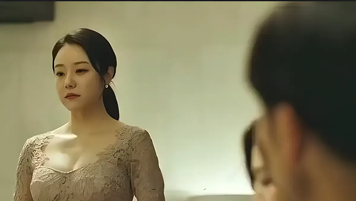 《漂亮的保姆》1080P高清完整版免费观看-韩国大尺度家庭伦理片-深夜福利小保姆与雇主情感纠葛-漂亮的保姆未删减正版资源